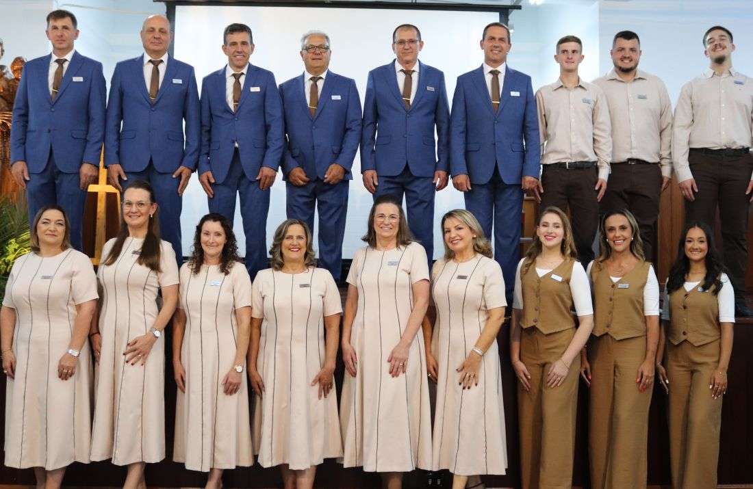 Foto notícia Entrega do Troféu Tonito e homenagens aos festeiros de 1976 e 2001 dão início à 148ª Festa de Santo Antônio, em Bento