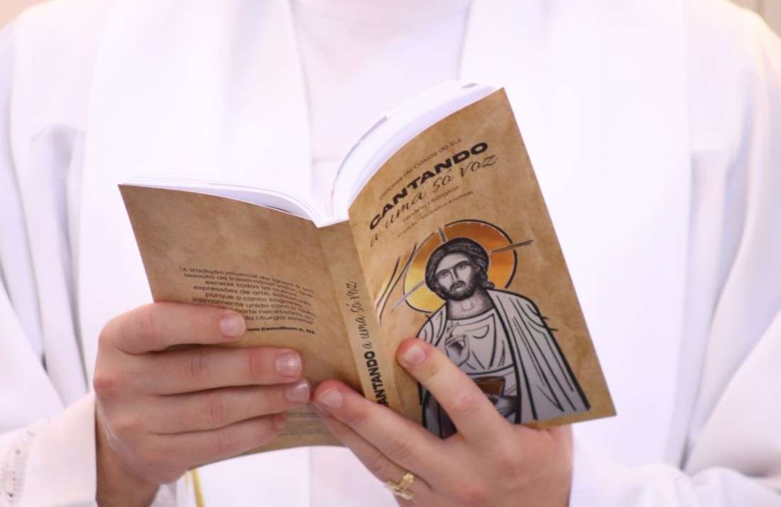 Foto notícia Comissão de Música Litúrgica disponibiliza sugestões de cantos para o Tempo Pascal a partir do novo hinário da Diocese de Caxias do Sul