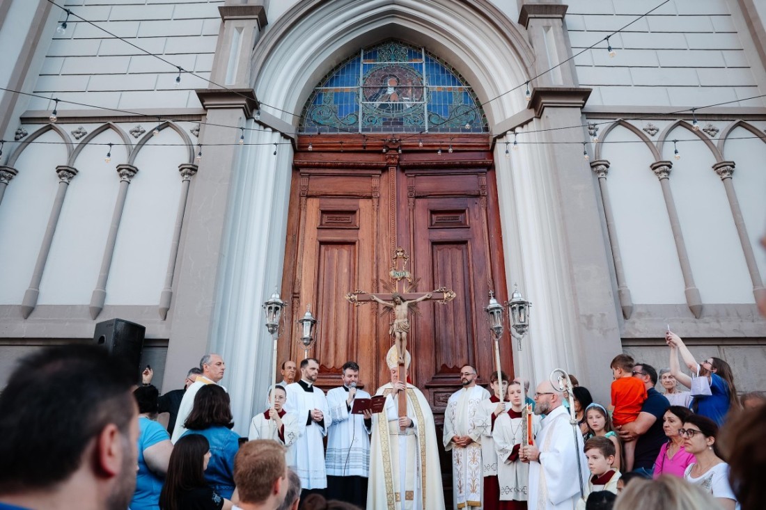 Mais de 1,5 mil pessoas participam da abertura do Jubileu 2025 na Diocese de Caxias do Sul
